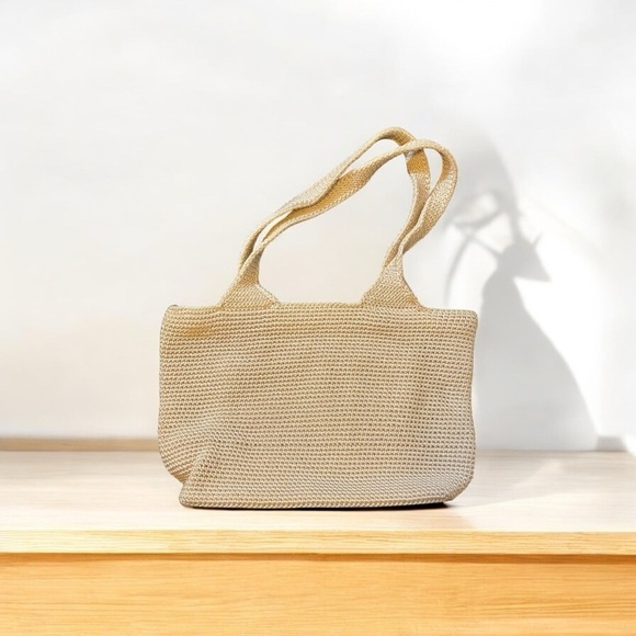 The Sak Vintage Small Crocheted Bag Beige Color Zippered Pockets - Picture 2 of 12